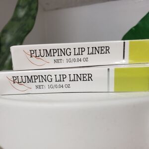 Plumping Lip Liner